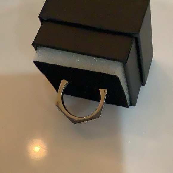 Ring with white sapphires size 8 hexagon shaped 7 stones white gold - Picture 2 of 6